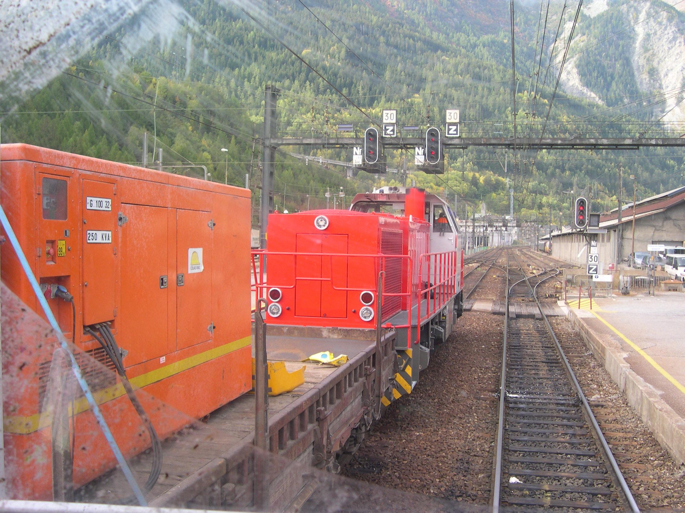 G1206_N_743_de_VFLI_sur_un_TTX_venant_du_F_jus___Modane_et_se_dirigeant_vers_le_faisceau_des_Fourneaux_1_Le_06_10_09.JPG