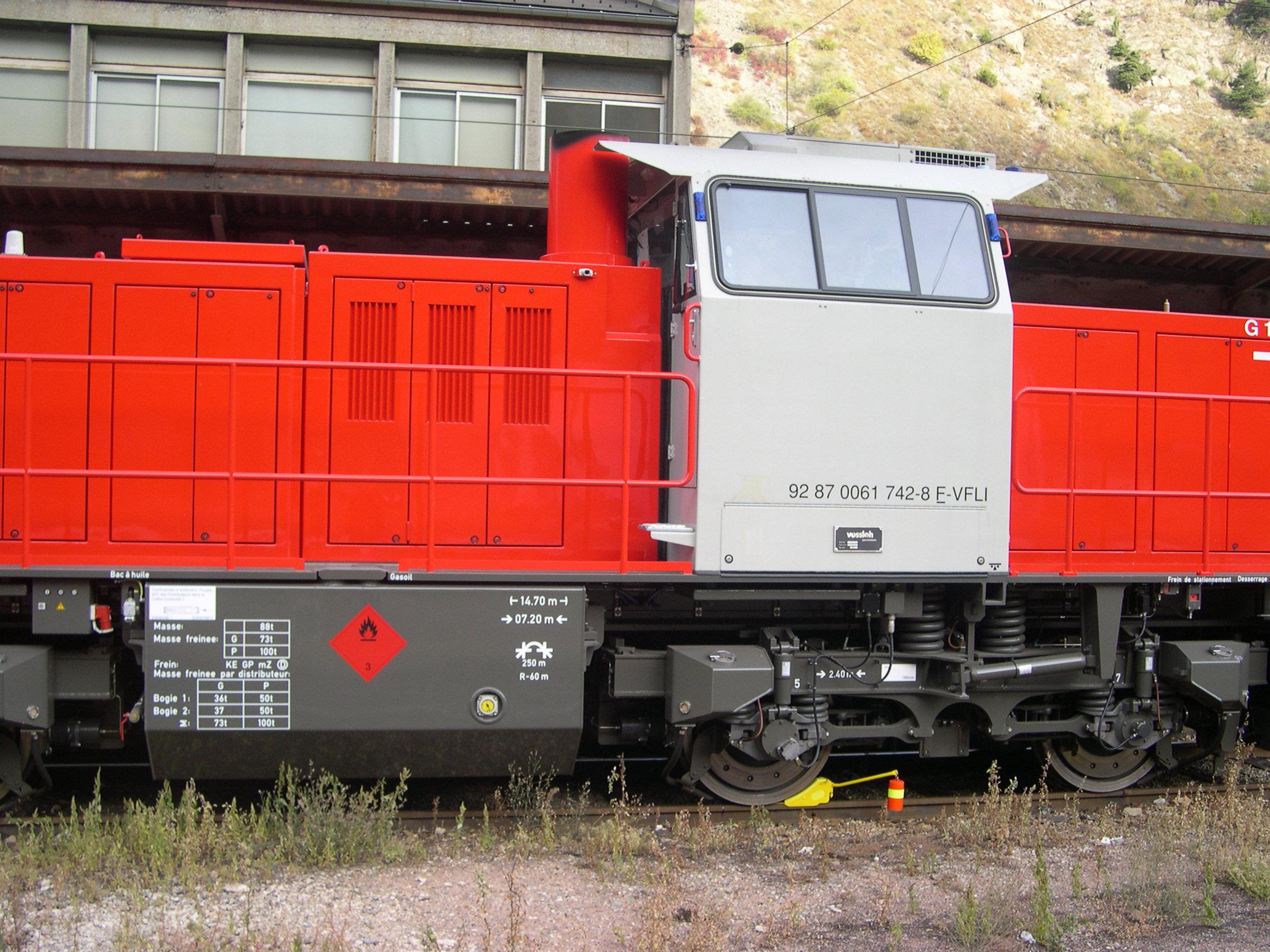 D_tail_du_cot__de_la_cabine_de_la_G1206_N_742_de_VFLI_au_d_pot_FS_de_Modane_Le_06_10_09.JPG
