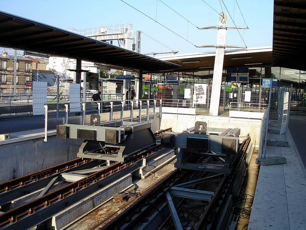 1024px-Gare_d_Ermont_-_Eaubonne_-_Heurto