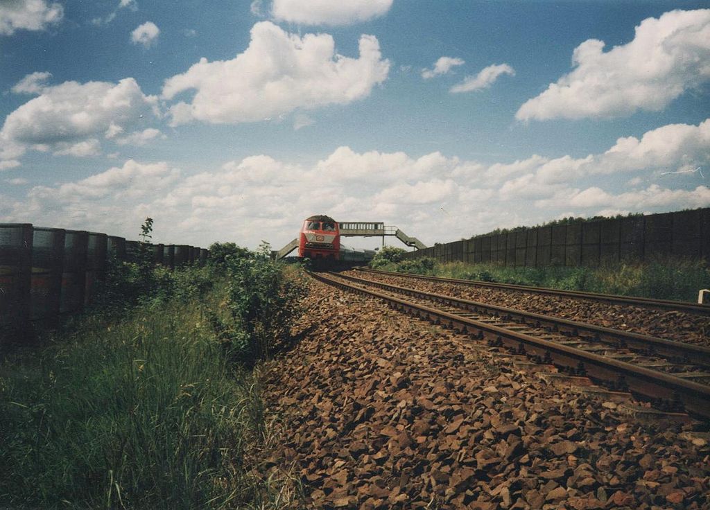 1024px-Transitbahnhof_Marienborn_3_%28G.