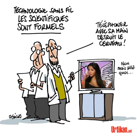 131015-nabilla-portable-deligne.jpg