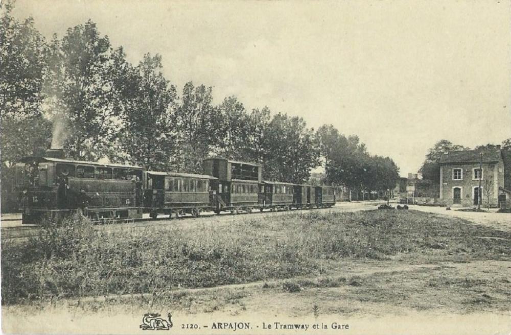 1509475073-Arpajon-tramway-et-gare.jpg