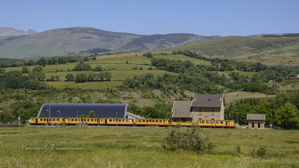 19-06-17_Train_jaune_Saillagouse.jpg