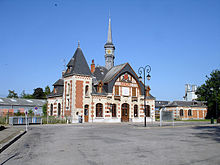 220px-Gare_de_Senlis_02.jpg