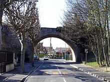 220px-Villepinte_-_Pont_ligne_Aulnay_-_R
