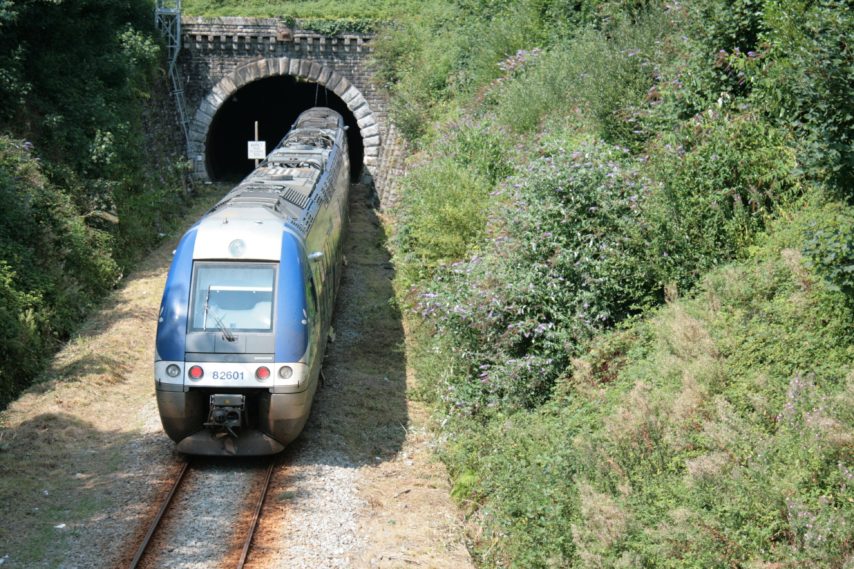 Résultat de recherche d'images pour "train quimper brest"