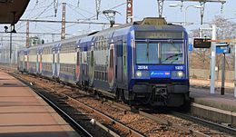 La Z 20763/64 en direction de Melun entre en gare de Combs-la-Ville - Quincy en janvier 2011.