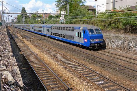 V2N : des Grandes lignes à deux niveaux - transportrail ...