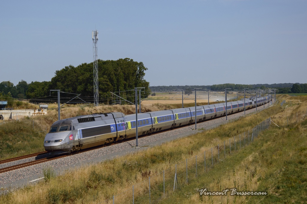 574853180717TGV8485PmpBx.jpg