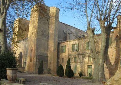 Résultat de recherche d'images pour "abbaye villeveyrac"