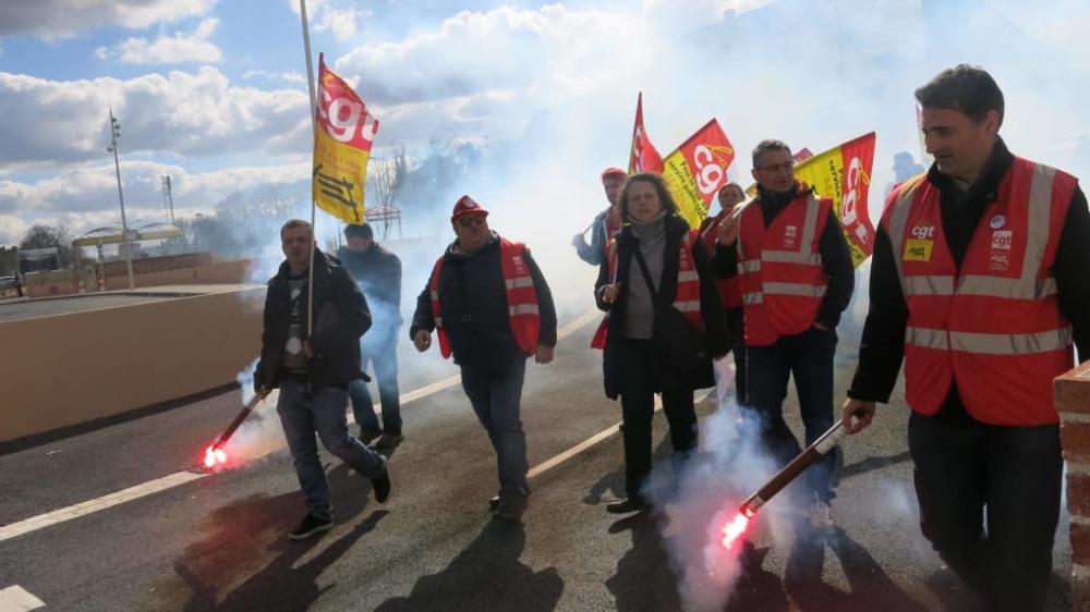 Résultat de recherche d'images pour "guichets sncf lamotte beuvron"