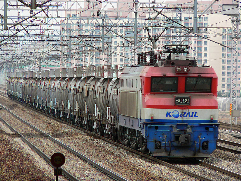 KORAIL_EL8000.jpg