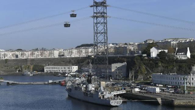 photo le téléphérique de brest a été arrêté pendant une demie-heure ce jeudi, date de sa remise en service… © béatrice le grand