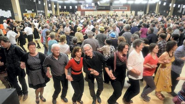 saint-sylvestre.1-350-danseurs-au-fest-n