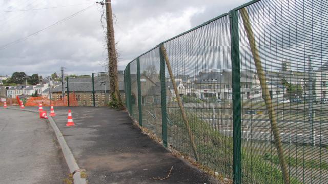 quimperle-des-grillages-rue-saint-yves.j