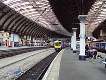 220px-York_railway_station_-_DSC07744.JP