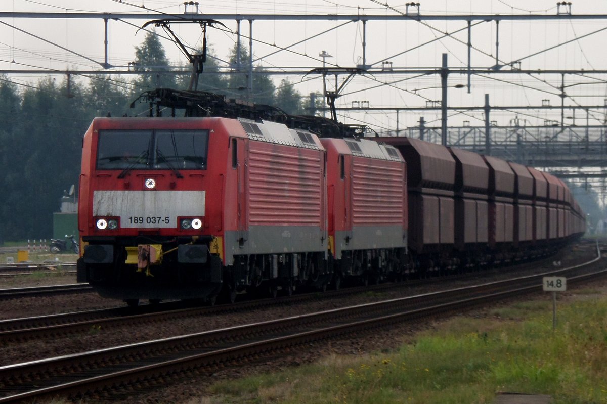 iron-ore-train-with-189-28583.jpg