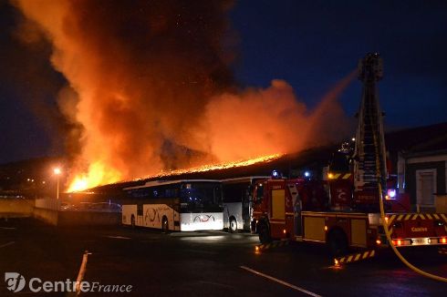 le-puy-incendie-entrep-t-vers-la-gare-sn