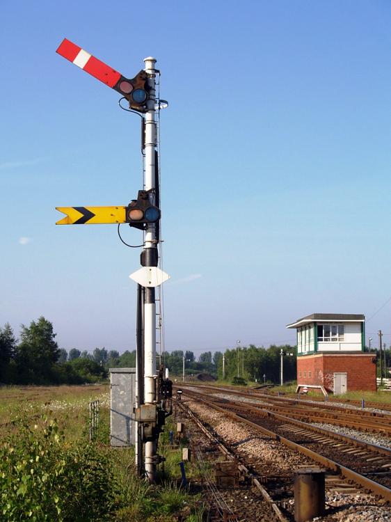 Castleton_East_Junction_signal_box_59_si