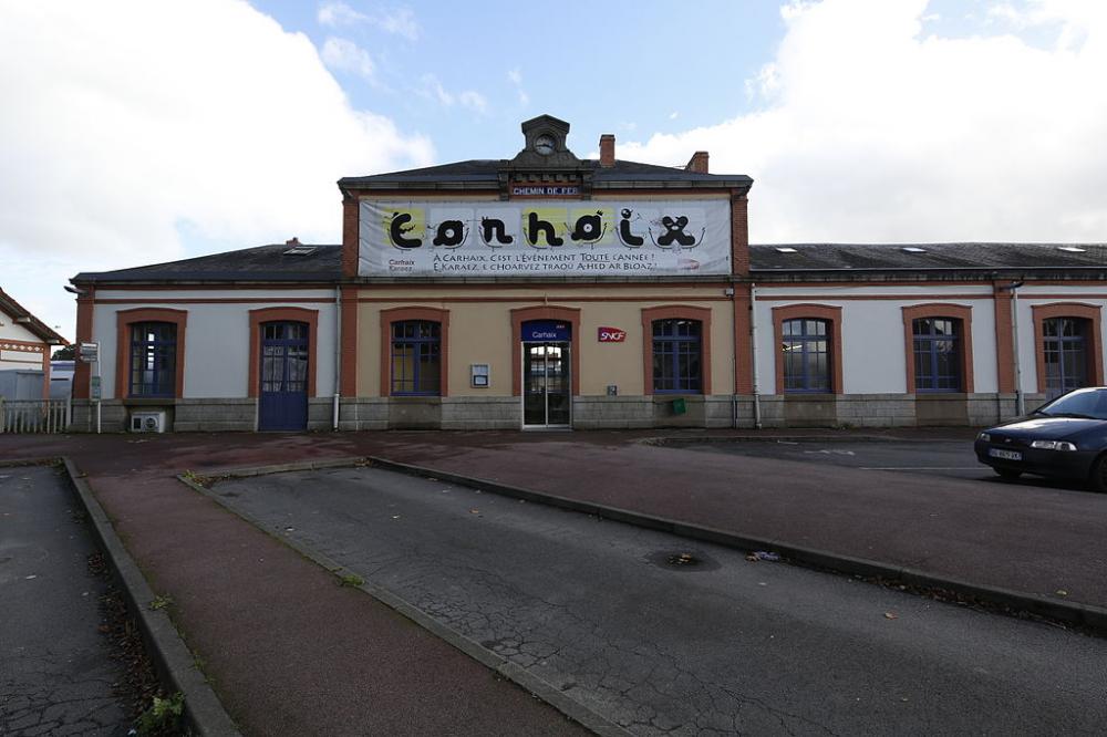 Carhaix-Plouguer_-_gare_131020-01.thumb.