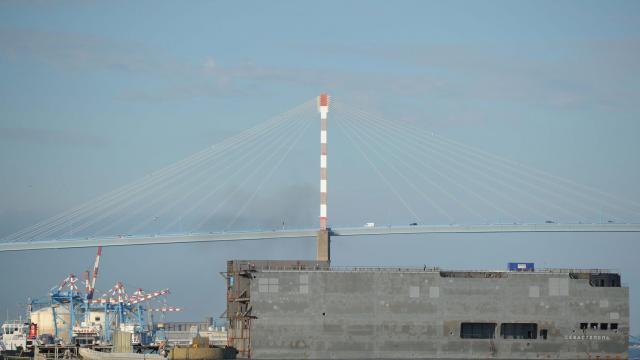 la-partie-arriere-du-sebastopol-arrivee-au-chantier-stx.jpg