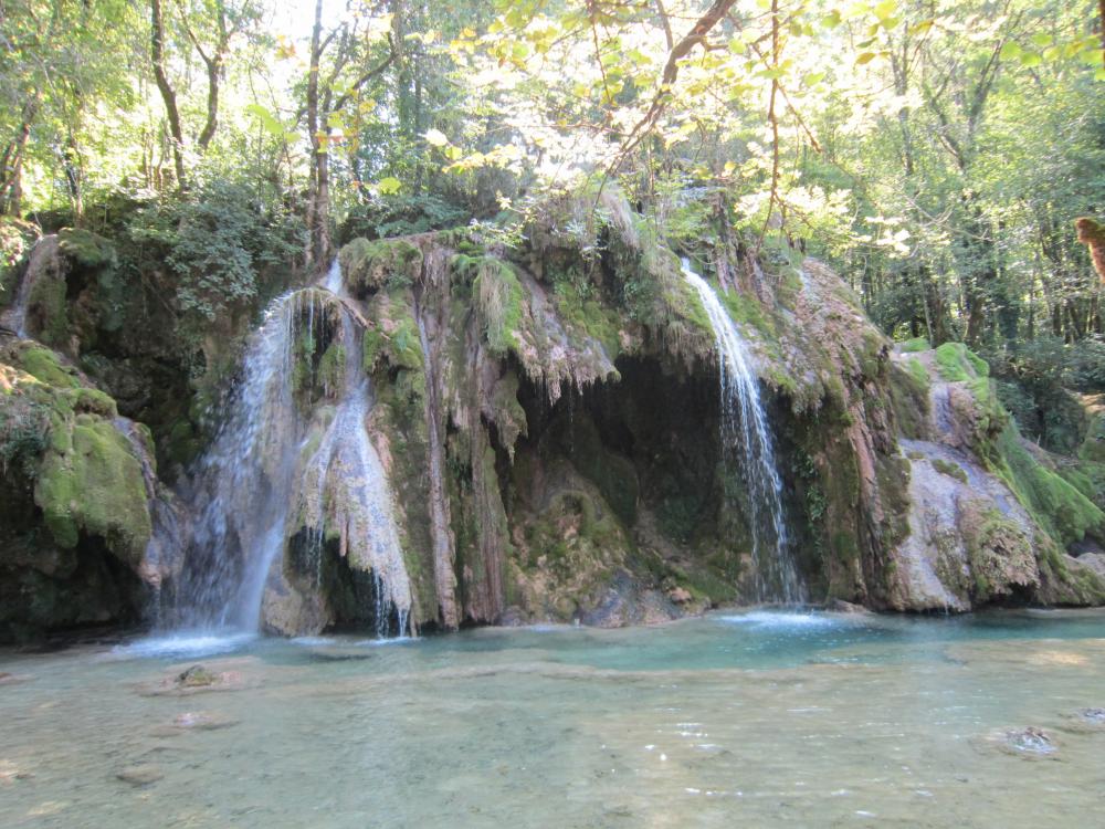 Cascade des Tufs La reculée des Planches.JPG