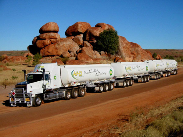 roadtrain1.jpg.52dbd00ffb6ea08ce0c123759