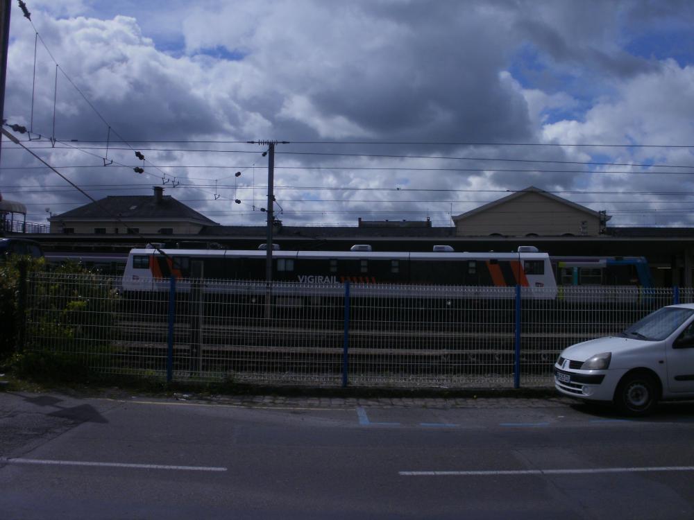 Vehicul_feroviar_de_inspectia_caii_in_Laval,_I.JPG