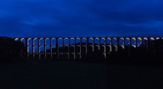 De-nuit-Viaduc-de-Chaumont-Haute-Marne-France---Conception-lumière-Jean-François-Touchard---Photo-Didier-Boy-de-La-Tour.png