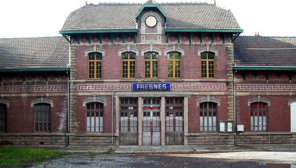 Gare_de_Fresnes.JPG