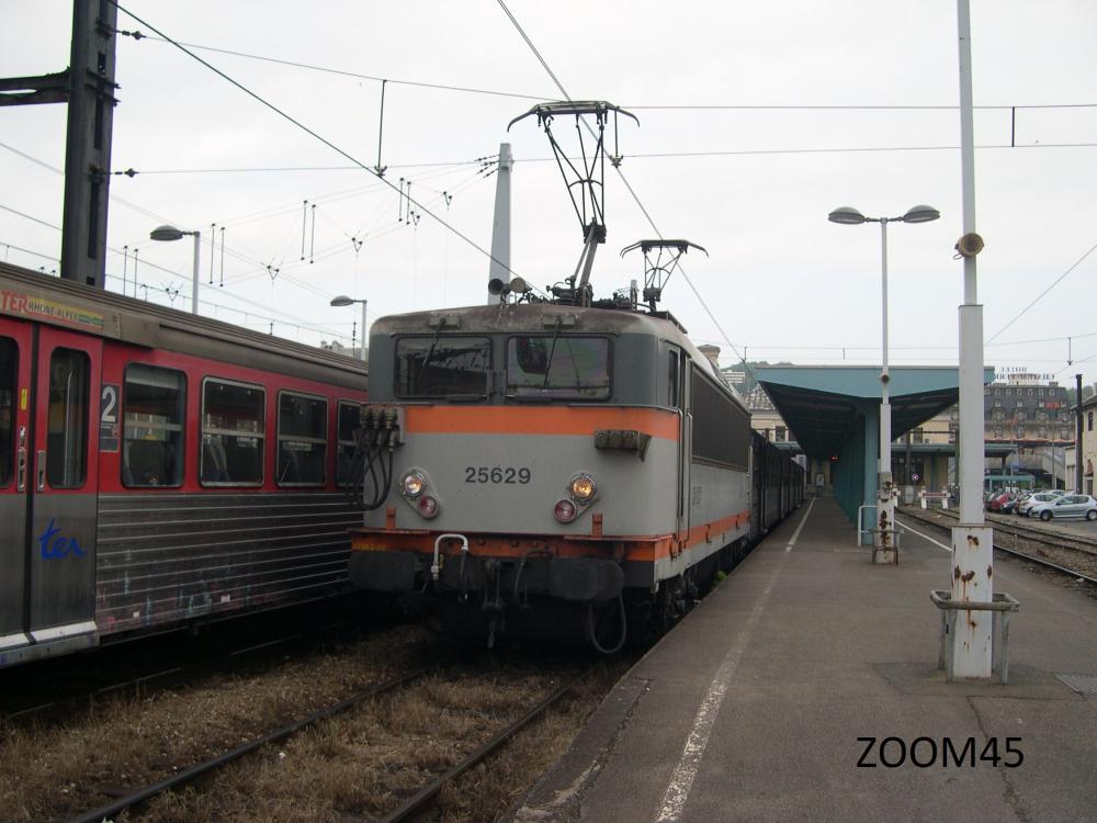 BB525629 et RRR n°1 à Lyon-Perrache.JPG