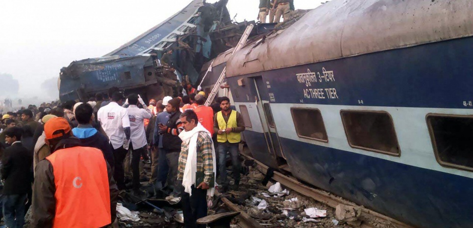15688185-inde-ce-que-l-on-sait-du-deraillement-de-train-qui-a-fait-plus-de-100-morts.jpg