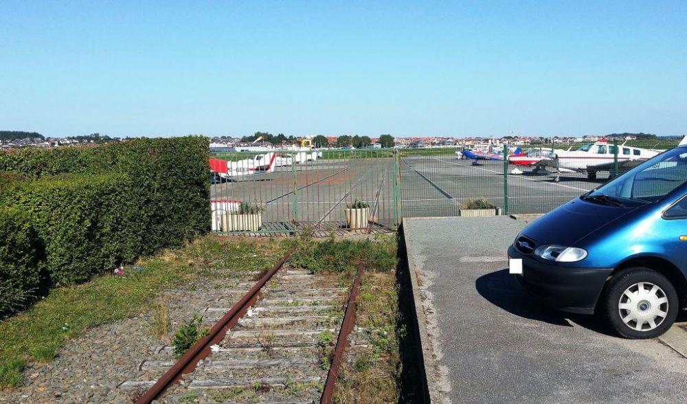 Le_Touquet-Paris-Plage_-_Voie_ferroviaire_de_l'aéroport_-_2.jpg