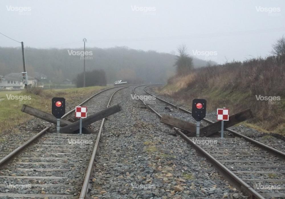 direction-nancy-a-hauteur-du-camping-les-deux-voies-sont-barrees-et-les-rails-disjoints-photo-dr-1482441125.jpg