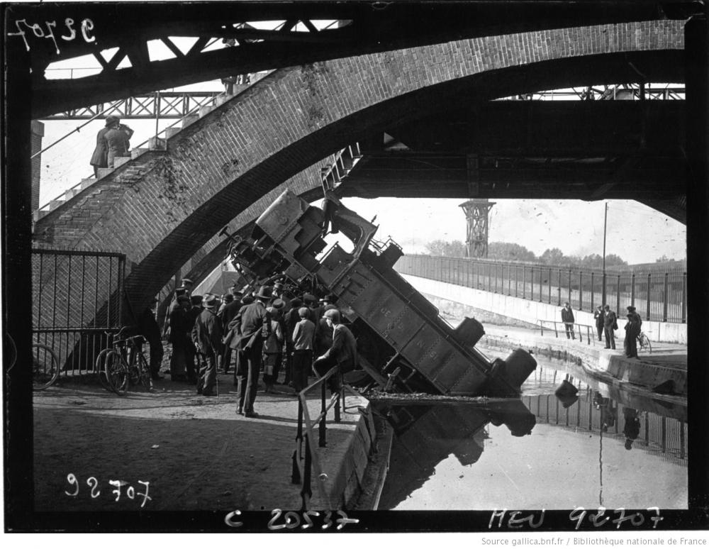 Paris_-_pont_levant_du_[...]Agence_de_btv1b90538827-1921.JPEG