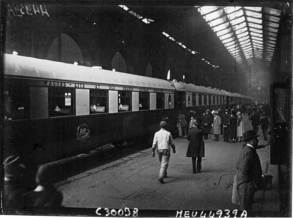 Gare_du_Nord_-_départ_[...]Agence_de_btv1b90566241.JPEG