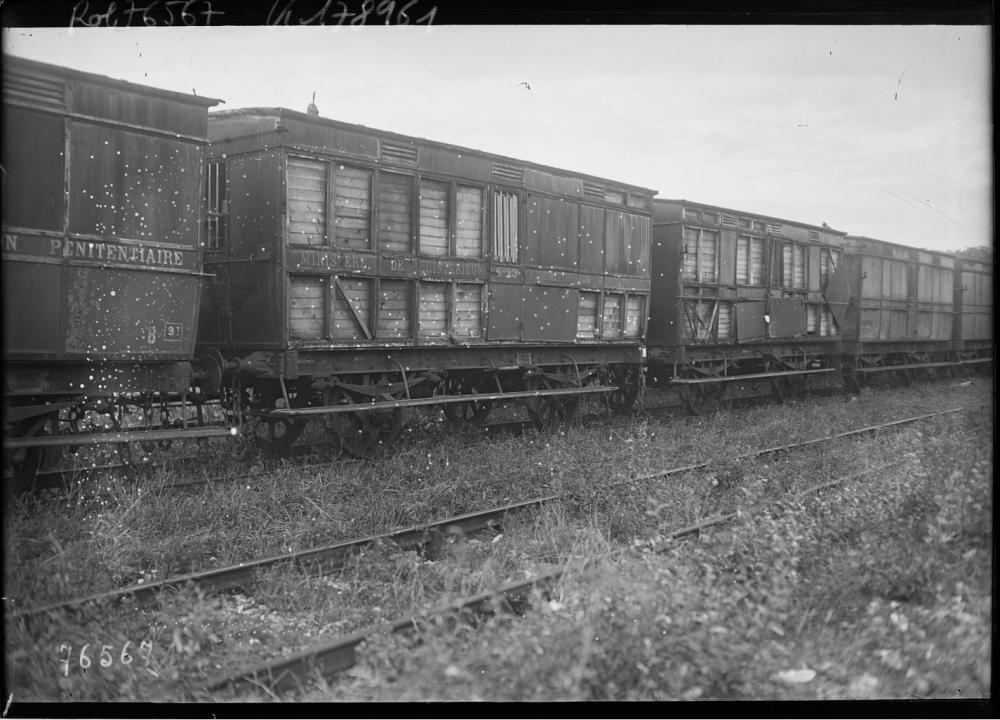 Trains_pénitentiaires_1922-_[photographie_de_[...]Agence_Rol_btv1b53087081v.JPEG