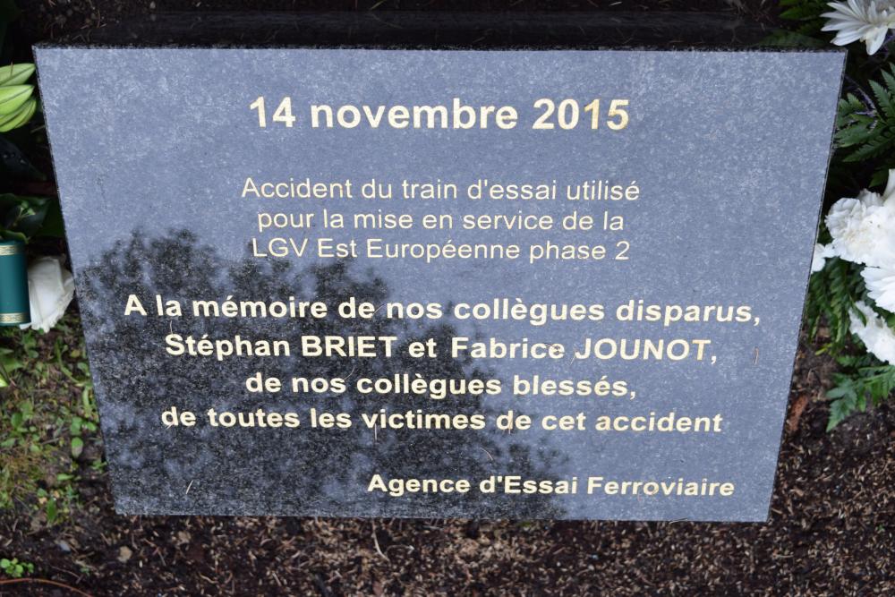 Hommage plaque AEF - .JPG