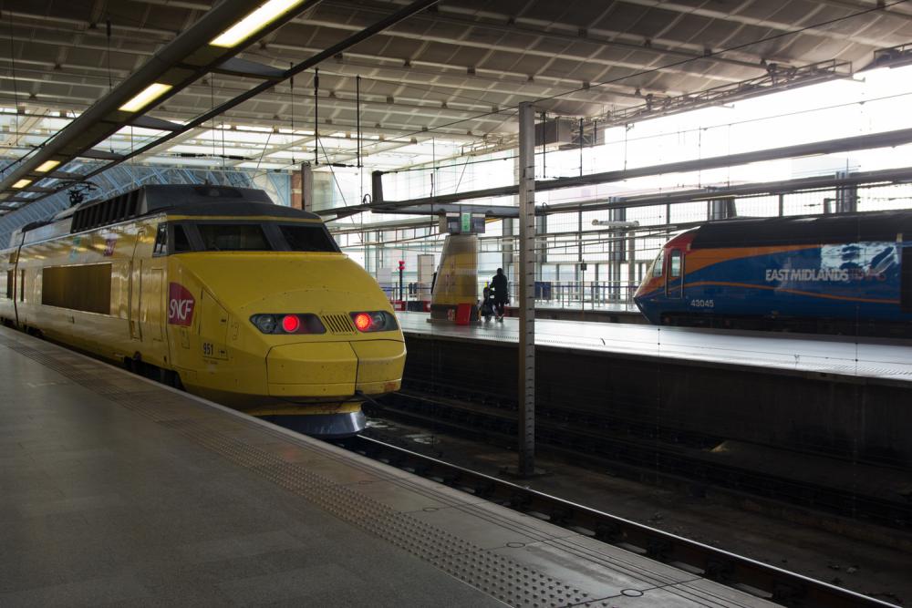 tgv+hst Saint-Pancras 12-03-2012.jpg