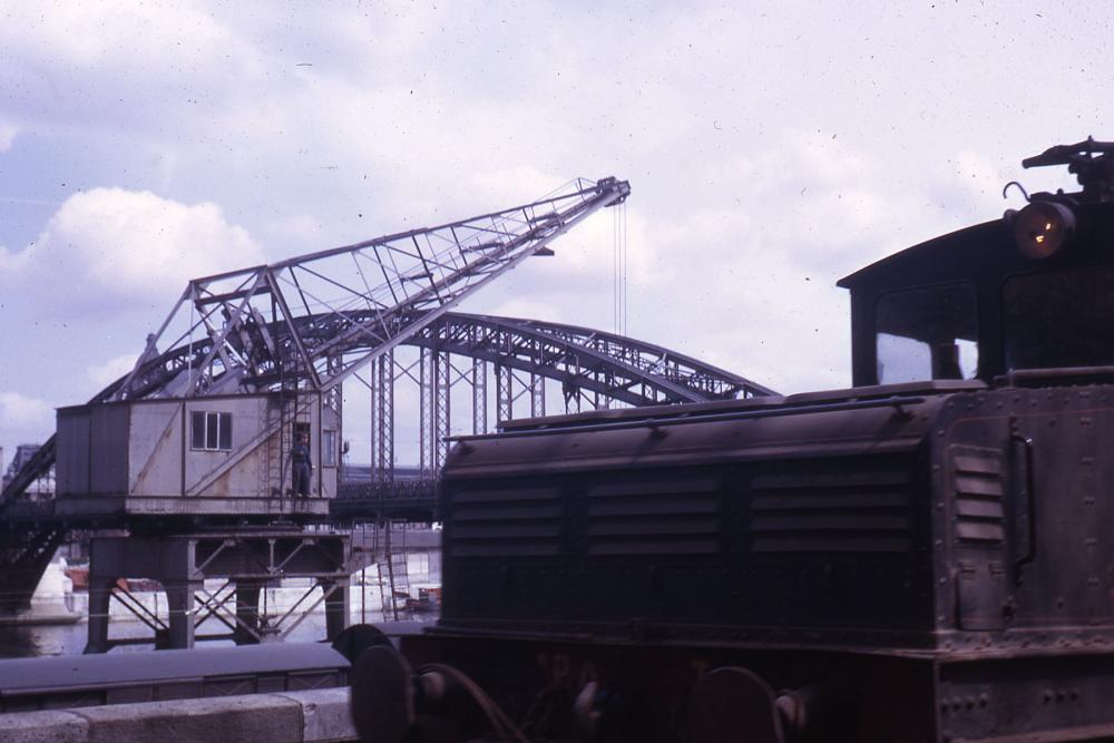 SMPA T3+grue 1963 JHM.jpg