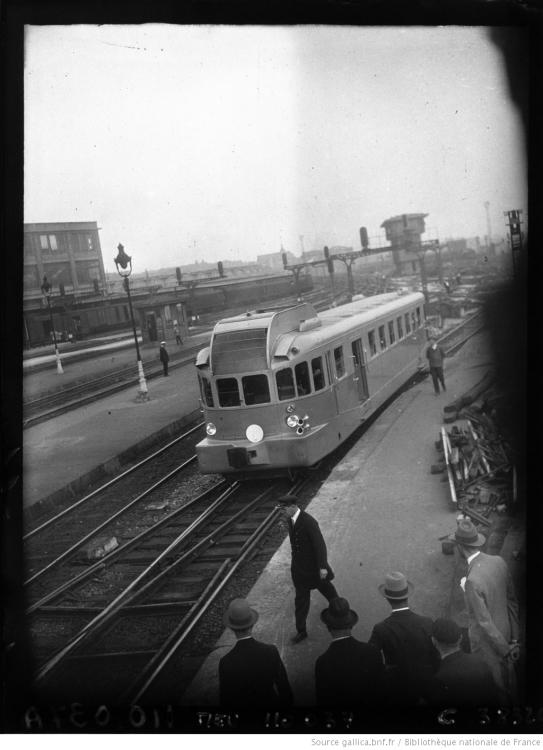 Automotrice_VH_Renault_-_[photographie_[...]Agence_de_btv1b90457738_PLY 1934.JPEG