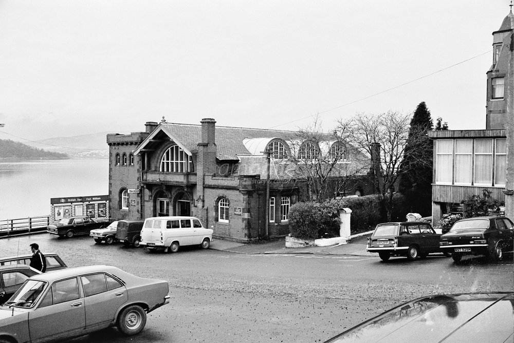 fort william old station.gif