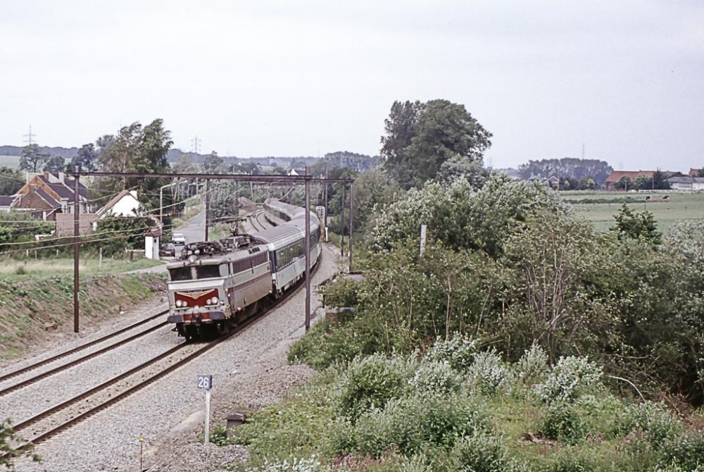 CC40105+284 Hennuyères 18-06-1993.jpg