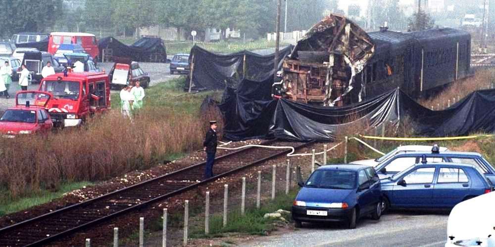 l-accident-de-chemin-de-fer-entre-un-camion-et-l-autorail-bordeaux-bergerac-survenu-a-port-sainte-foy-le-8-septembre-1997-est-le-plus-grave-accident-de-ce-type-qu-ait-connu-la-gironde.jpg