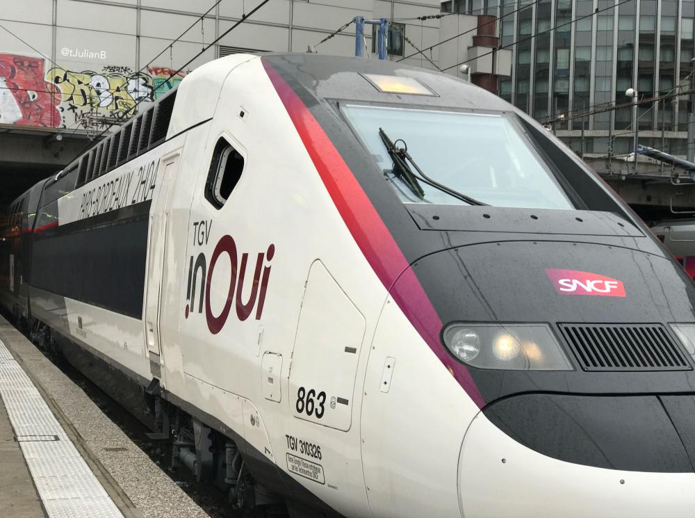 TGV 3UFC 863 prêt au départ à Paris Montparnasse