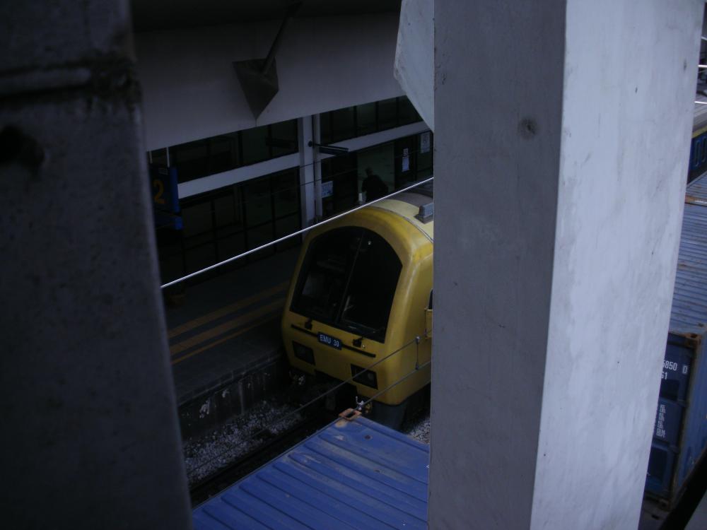 Rame electrique 25kV 50Hz pour desserte locale, de fabrication hongroise (Ganz) en gare de Padang Besar, Malaysie.JPG