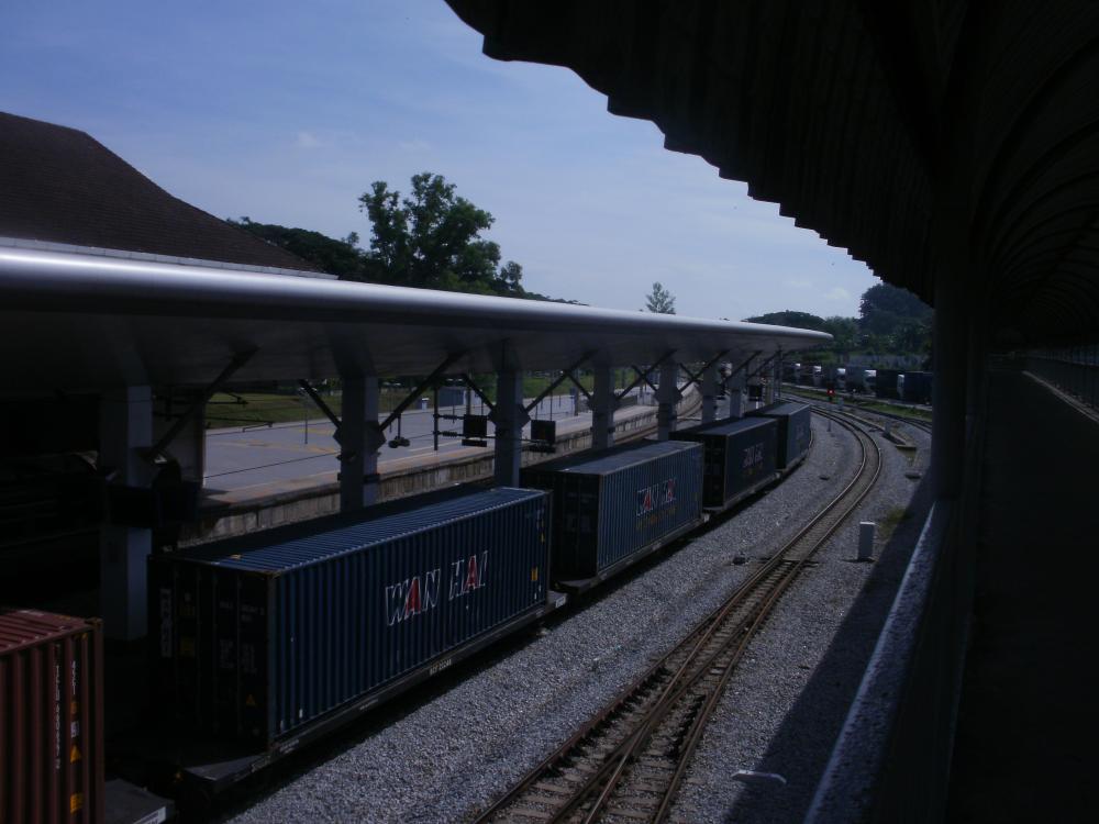 Train de conteneur en gare de Padang Besar en Malaysie, 07.08.2017.JPG