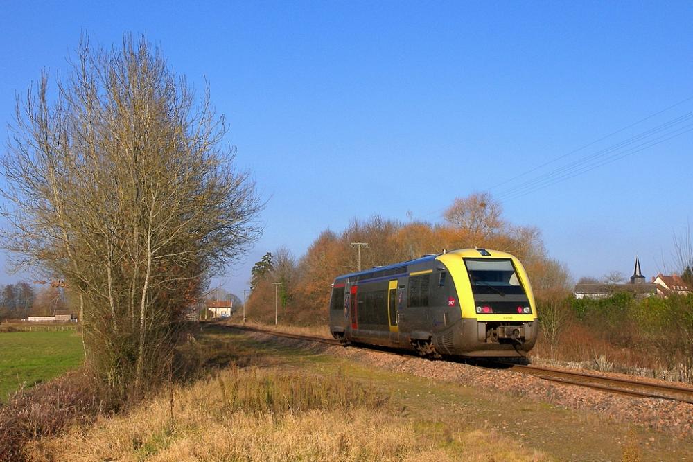 A-TER Bourgogne sur la ligne du Morvan.jpg