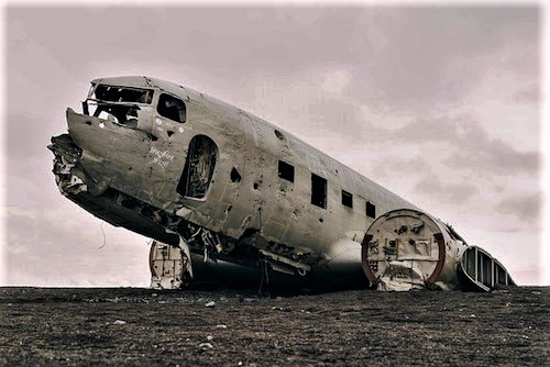 abandoned-plane.jpg.2b4bb8a005fc572a60301ee846975228.jpg