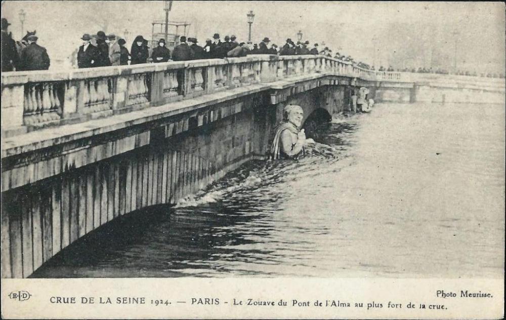 Le-Zouave-du-Pont-de-lAlma-au-plus-fort-de-la-crue-ELD-1924.thumb.jpg.66cf70deaeb8bf55de9e4d8c621ae444.jpg